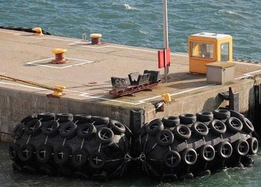 Protege puertos militares y la defensa de goma marina neumática de Yokohama de los muelles
