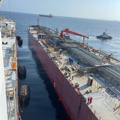 Nave del puerto del muelle que flota las defensas de goma neumáticas de los 2m de los x 3.5m para la operación del STS