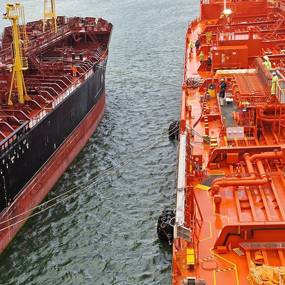 Nave del puerto del muelle que flota las defensas de goma neumáticas de los 2m de los x 3.5m para la operación del STS